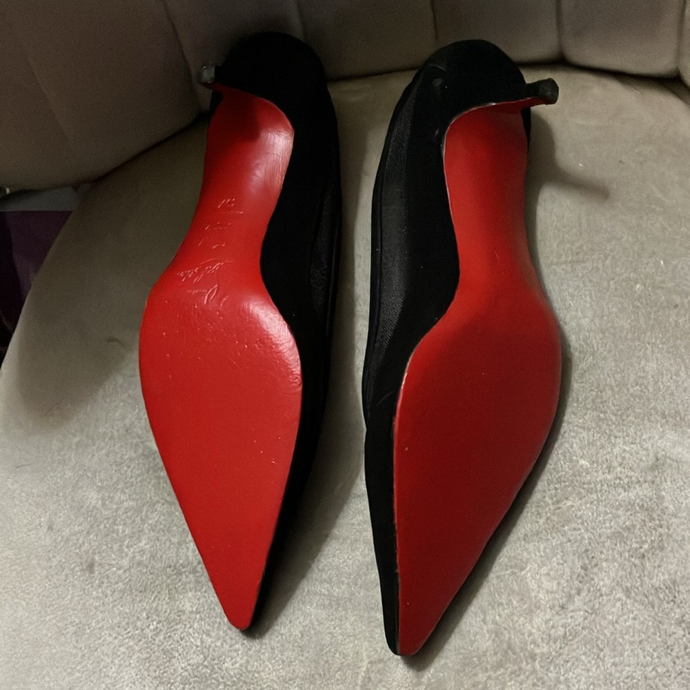 Vintage Christian Louboutin Paris black low heels size 39 1/2. Comes w/ dust bag - Picture 10 of 12